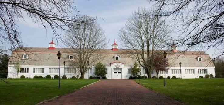 The Dairy Barn Arts Center and its brick walk