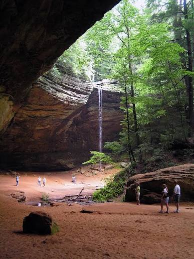 Ash Cave waterfall in Hocking Hills State Park